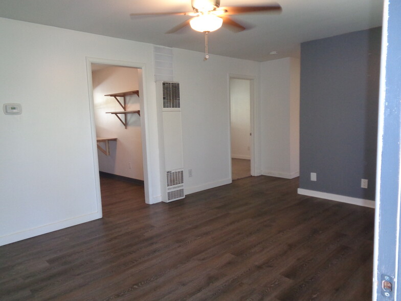Building Photo - 1055 E Wilson Ave