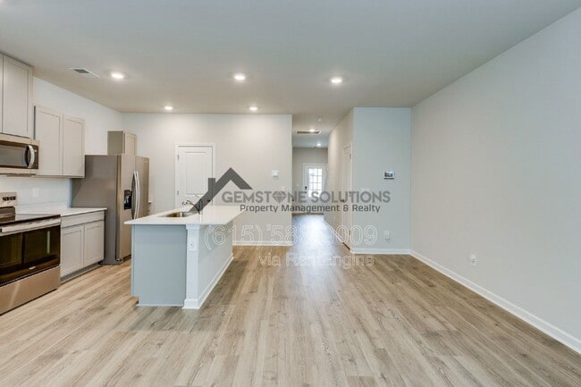 Building Photo - 4208 Oswin Dr