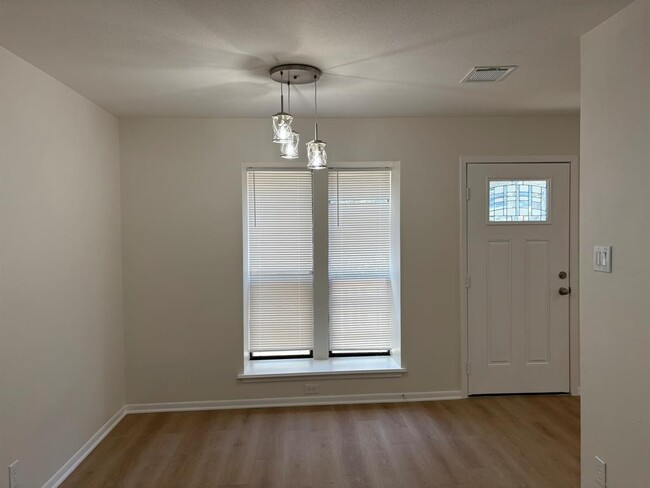 Building Photo - 6009 Shadow Valley Cove