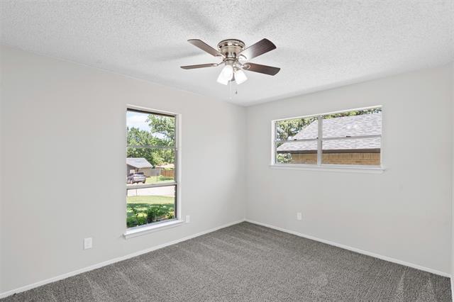 Building Photo - 2423 Jewell Dr