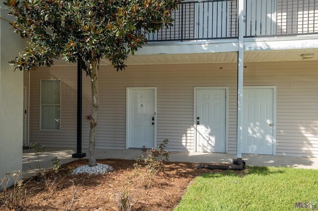 Building Photo - 12386 River Highlands Dr