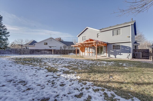 Building Photo - Beautiful 4 bed, 3.5 bath Home in Fort Collins Dakota Ridge Neighborhood