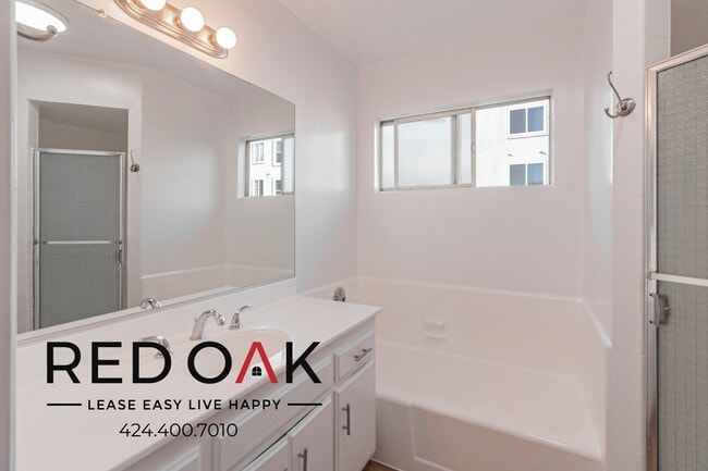 Building Photo - 319 S Clark Dr