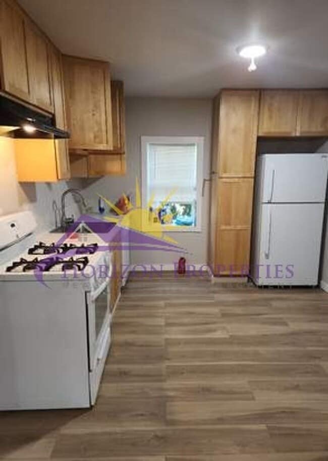 Building Photo - Remodeled 3 Bed 2 Bath 1,050 Sq Ft Oak Park Home