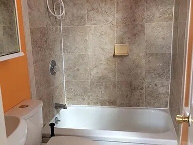 Building Photo - 2357 Stratford Ave