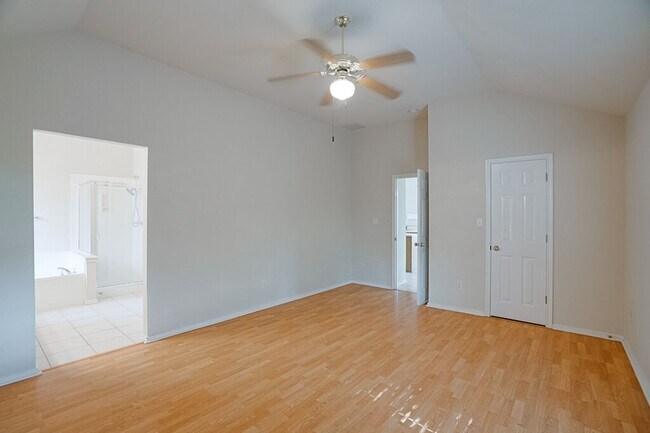 Building Photo - 4439 Hunters Lodge Dr