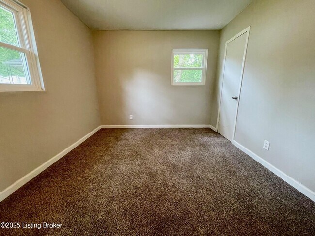 Building Photo - 4805 Seville Dr