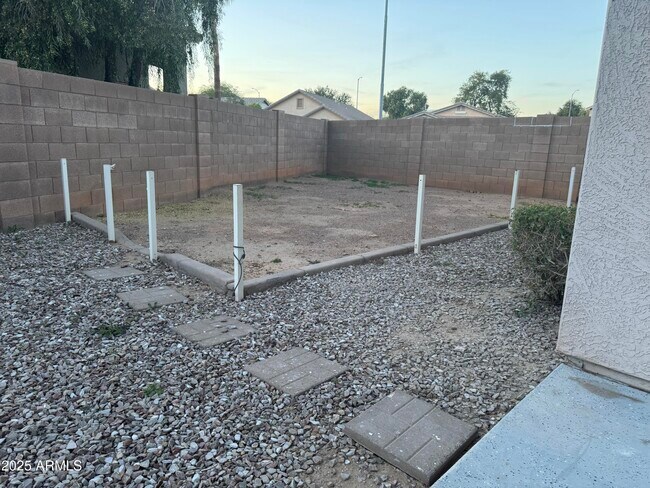 Building Photo - 12713 W Hollyhock Dr