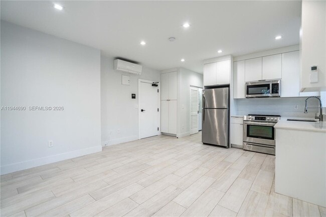 Building Photo - 960 Jefferson Ave