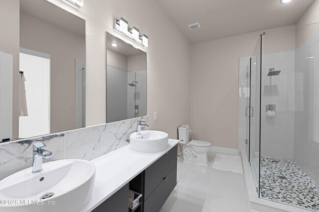 Building Photo - 5631 Heckscher Dr