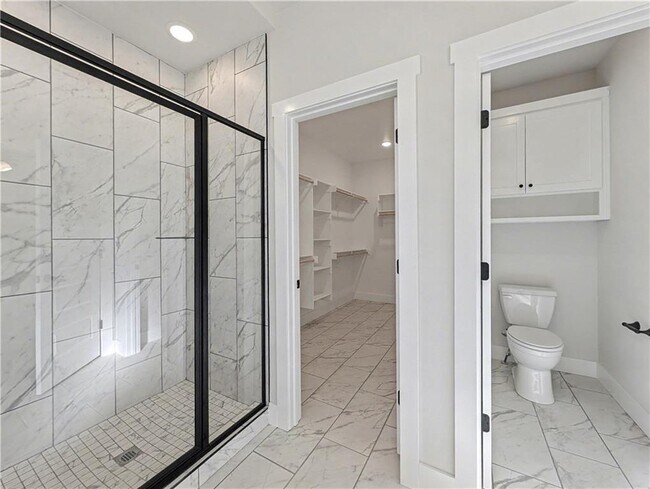 Building Photo - 6907 SW High Meadow Blvd