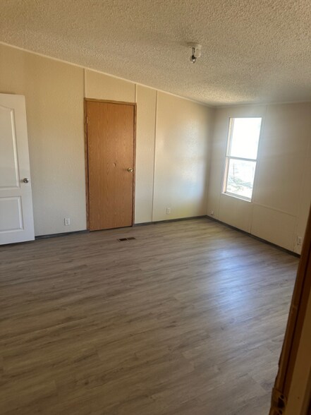 Building Photo - 237 Crescent Creek Ln