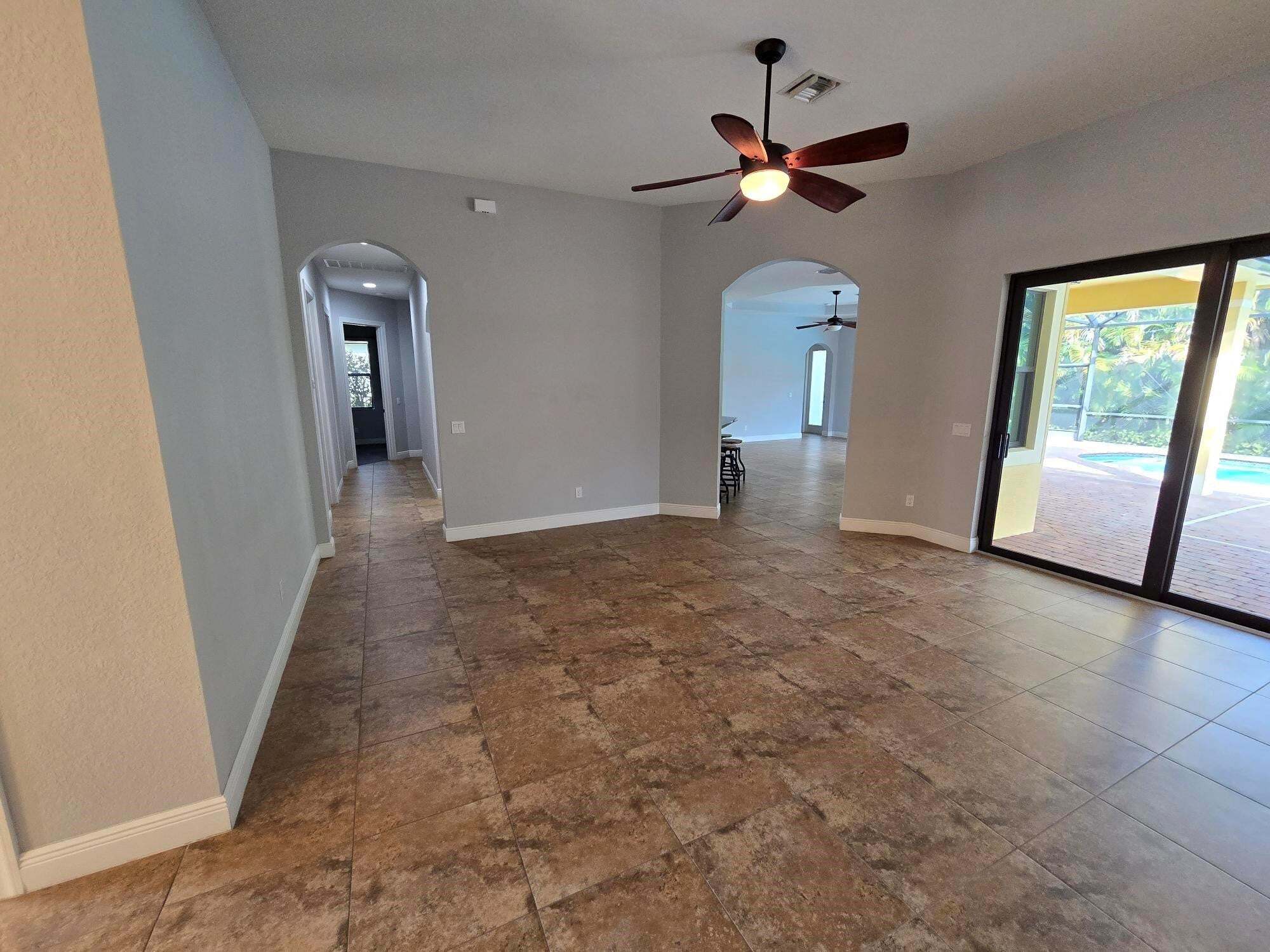 Building Photo - 2095 NW Diamond Creek Way