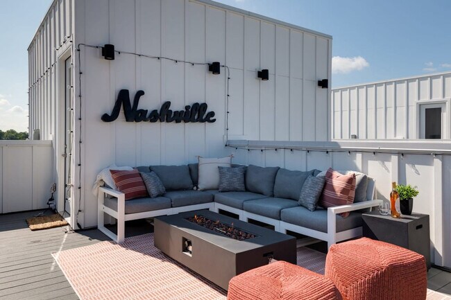 Building Photo - 1405 Napoleon St