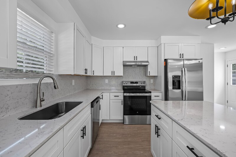 Building Photo - 244 Caroline Dr