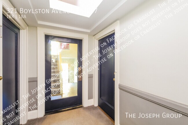 Building Photo - 321 Boylston Ave E