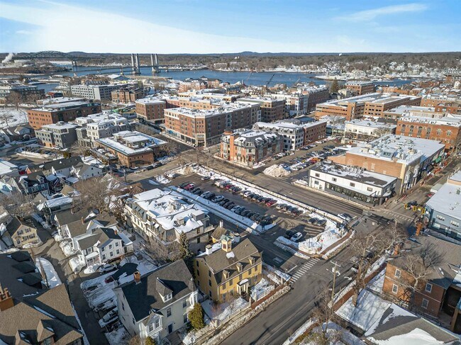 Building Photo - 7 Islington St