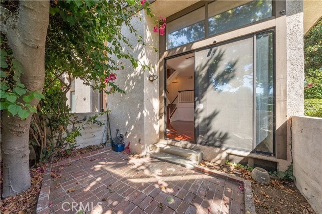 Building Photo - 9000 Vanalden Ave