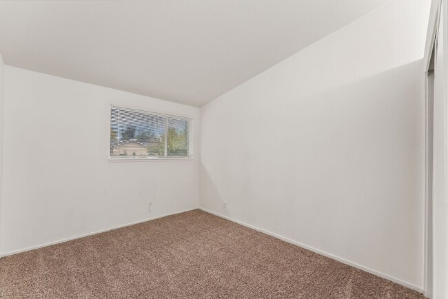 Building Photo - 6404 Stoneman Dr