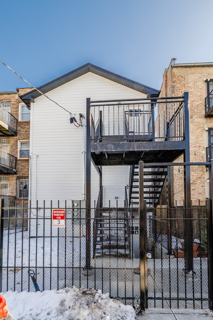 Building Photo - 6126 S Eberhart Ave