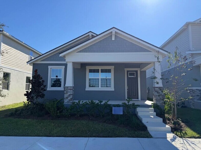 Primary Photo - 536 Green Tracker Ave