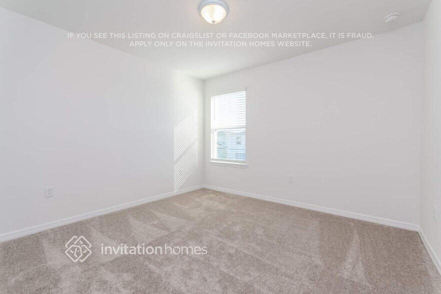 Building Photo - 16348 Grey Pne Dr