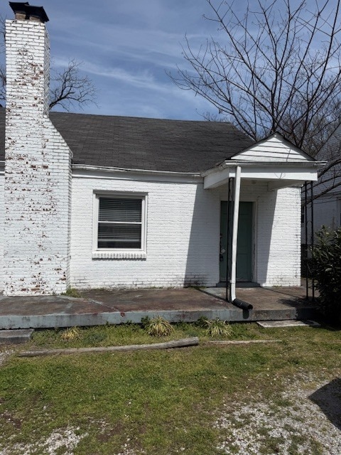 Building Photo - Quaint 2BR/1BA duplex with real wood floors!