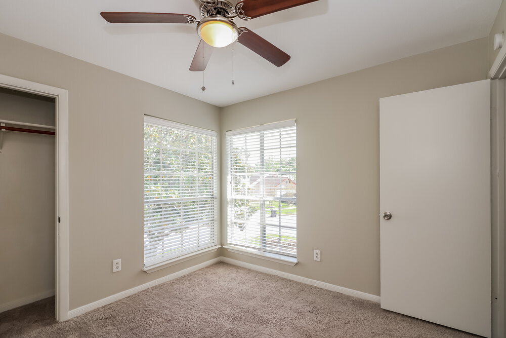 Building Photo - 4627 Green Trail Dr