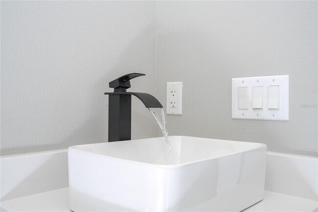 Building Photo - 70 McDill Dr