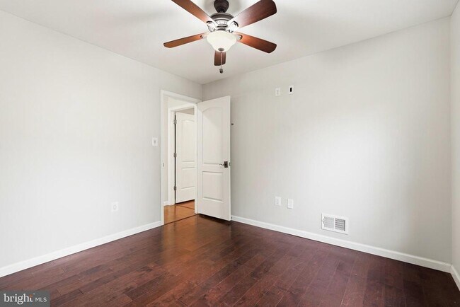 Building Photo - 12017 William and Mary Cir