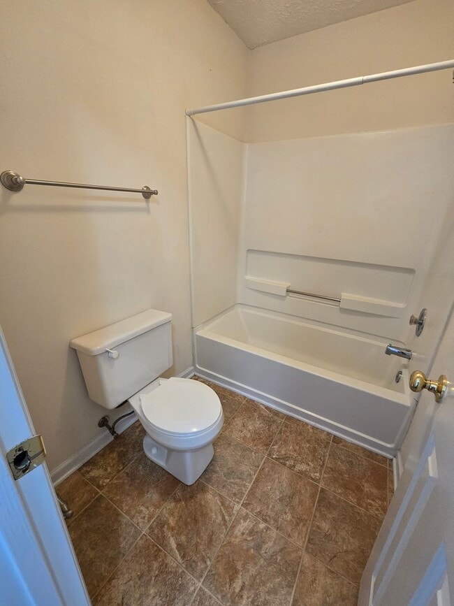 Building Photo - 3rd floor condo for rent