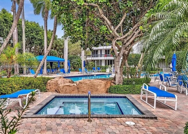 Building Photo - 3600 Mystic Pointe Dr