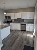 Building Photo - 264 Elm St