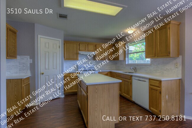 Building Photo - 3510 Sauls Dr