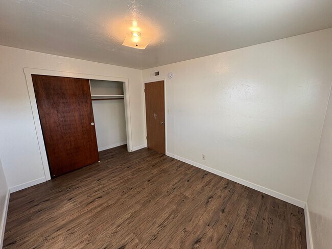 Building Photo - Cozy Home On Spacious Lot Available Now!