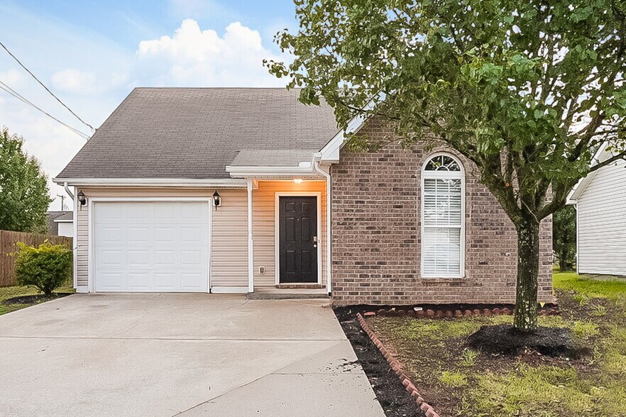 Primary Photo - 152 Dreville Dr