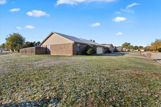 Building Photo - 8800 NW 92nd St