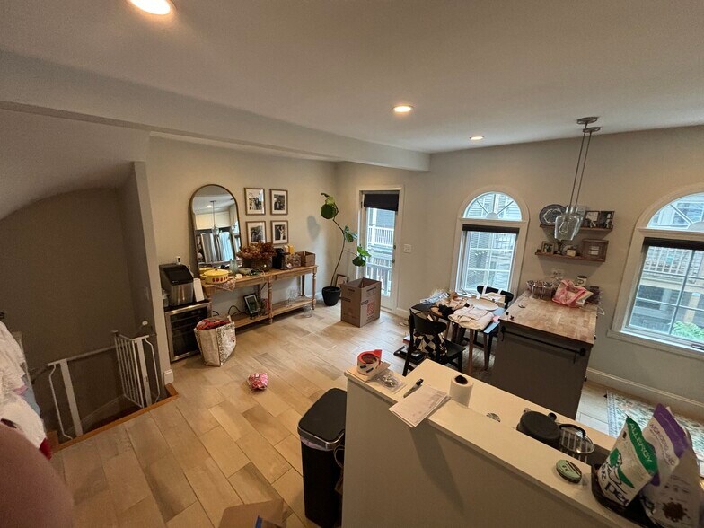 Primary Photo - 179 H St