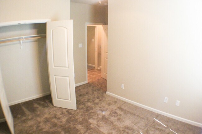 Building Photo - 4BR IN ZACHARY