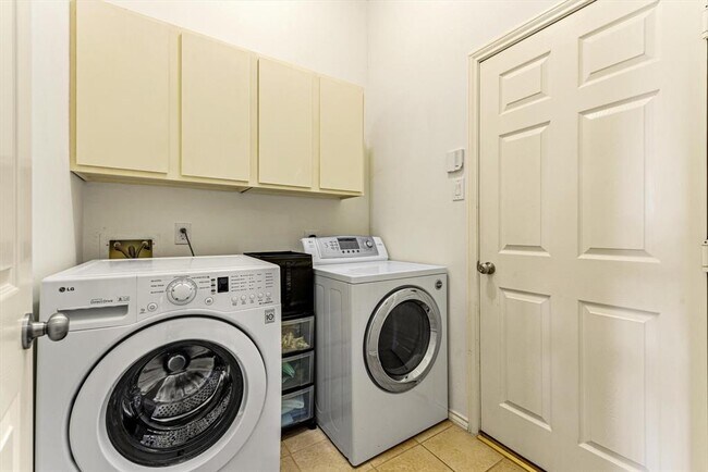 Building Photo - 21506 Willow Glade Dr
