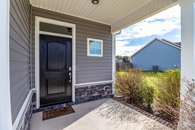 Building Photo - 208 Weeping Willow Dr