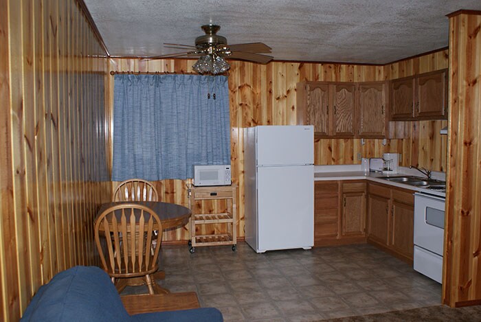 Building Photo - 237 E White Mountain Blvd