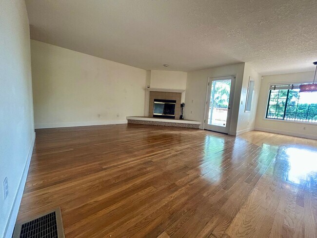Building Photo - 8213 NW 12th Ave