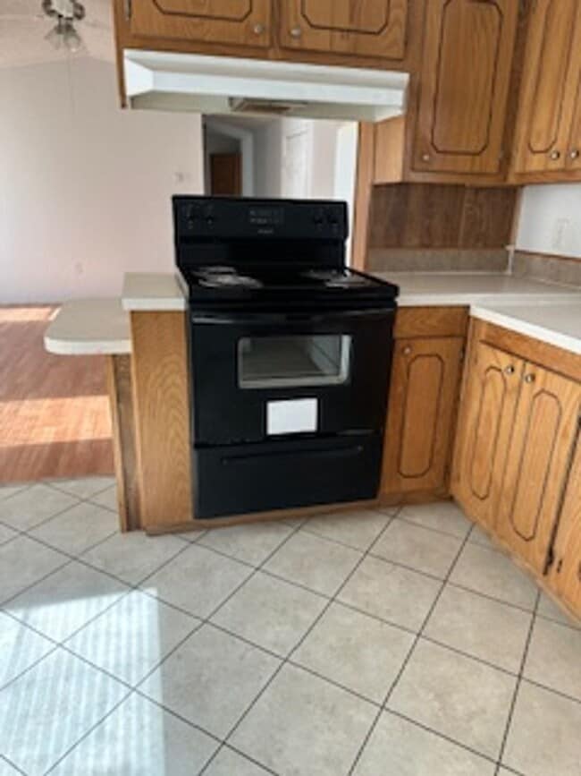 Building Photo - 3/2 single wide; all appliances provided