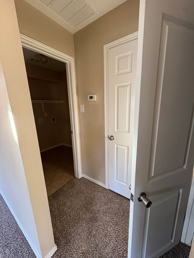 Building Photo - AVAILABLE NOW