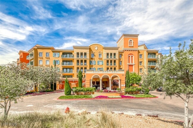 Building Photo - 30 Strada Di Villaggio