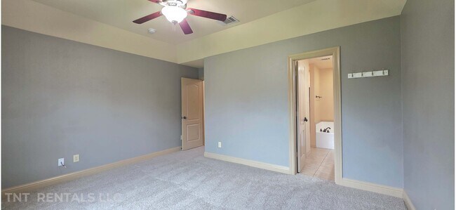 Building Photo - 408 Autumn Trail