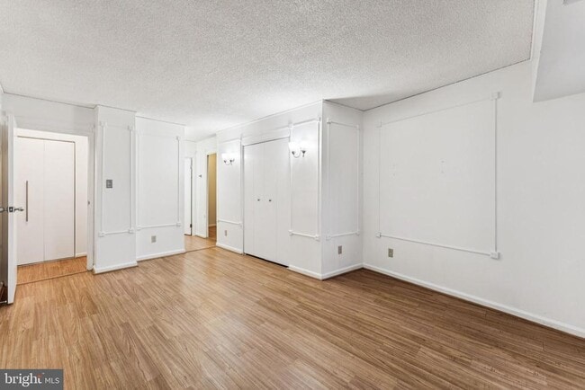 Building Photo - 5300 Columbia Pike