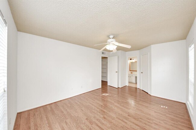 Building Photo - 2120 El Paseo St