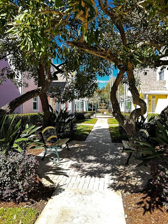 Building Photo - 1611 SE Pomeroy St